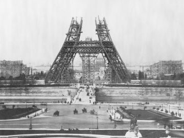 Efemérides de hoy 31 de marzo de 2022: el 31 de marzo de 1889 finalizó la construcción de la Torre Eiffel, uno de los monumentos más emblemáticos de París.