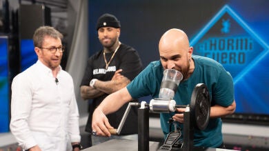 Nicky Jam, alucinado con la primera grabadora manual inspirado en Edison