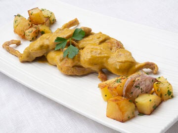 Receta de carne de conejo con salsa de garrapiñadas, de Arguiñano