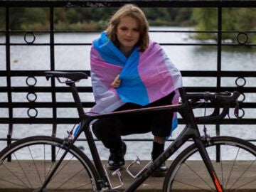 La ciclista transgénero Emily Bridges