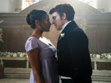 Simone Ashley y Jonathan Bailey en 'Los Bridgerton' Simone Ashley y Jonathan Bailey en 'Los Bridgerton'