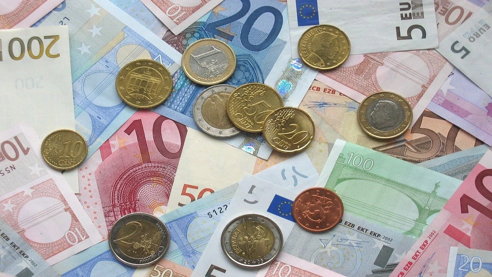Esta es la cantidad de dinero que se debería guardar en casa, según el  Banco de España