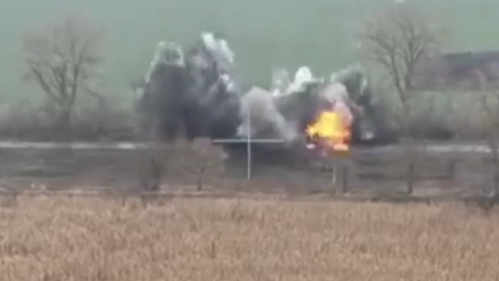 Emboscada a un vehículo militar ruso en Ucrania Emboscada a un vehículo militar ruso en Ucrania