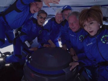 Jeff Bezos completa su cuarto vuelo espacial tripulado con 6 turistas