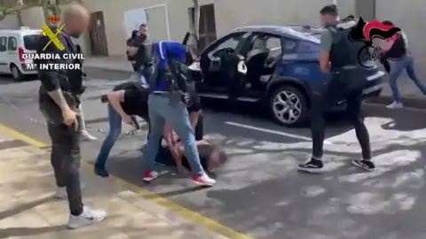 Detención de película en Tenerife de un peligroso atracador huido de Italia Detención de película en Tenerife de un peligroso atracador huido de Italia