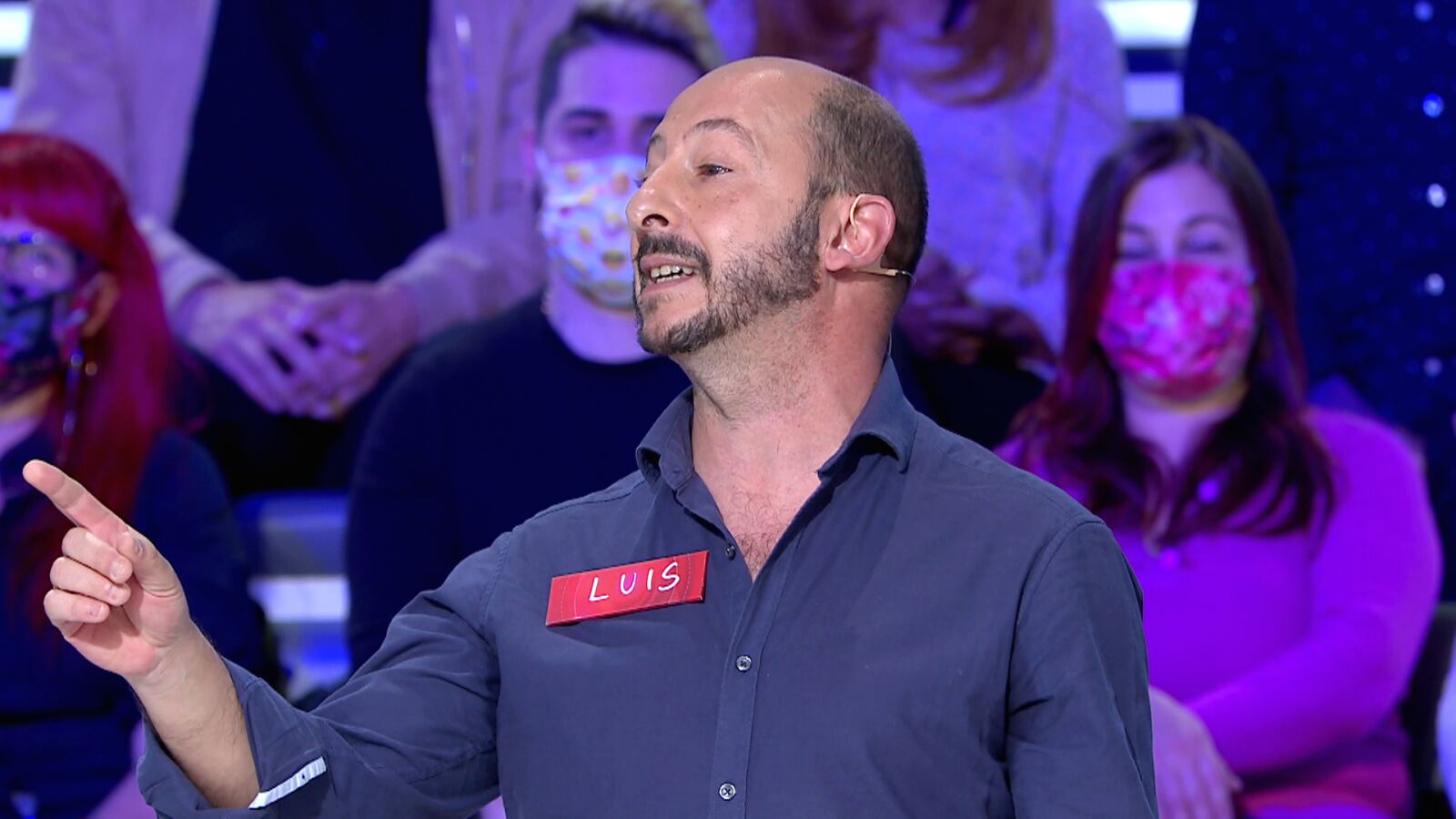 Luis demuestra su talento cantando un tema de Sabina… ¡y Jorge Fernández se atreve a acompañarle!