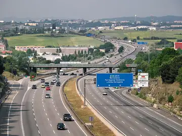 Muere atropellado un hombre en la AP-7 cuando huía de un presunto robo Muere atropellado un hombre en la AP-7 cuando huía de un presunto robo