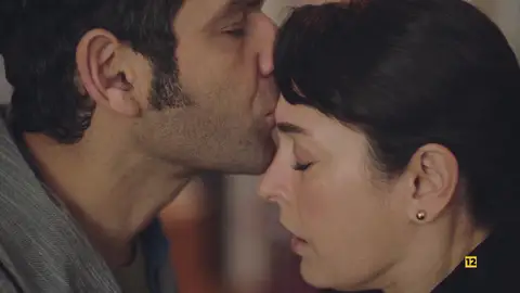 Naci, el mejor apoyo de Safiye mientras se recupera de su enfermedad Naci, el mejor apoyo de Safiye mientras se recupera de su enfermedad