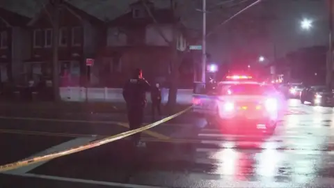 Tiroteos en EEUU dejan dos niños muertos en Nueva York y Carolina del Sur, uno fue disparado por un compañero de clase Tiroteos en EEUU dejan dos niños muertos en Nueva York y Carolina del Sur, uno fue disparado por un compañero de clase