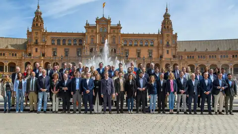 Foto de familia del nuevo equipo del PP de Alberto Núñez Feijóo Foto de familia del nuevo equipo del PP de Alberto Núñez Feijóo