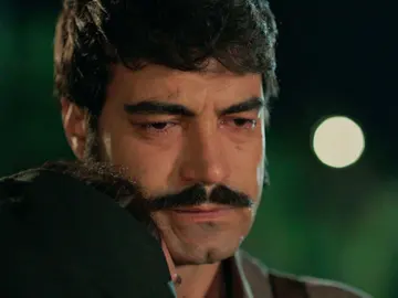 El abrazo más emotivo entre Demir y Gülten: “Te acusé falsamente y lo lamento” El abrazo más emotivo entre Demir y Gülten: “Te acusé falsamente y lo lamento”
