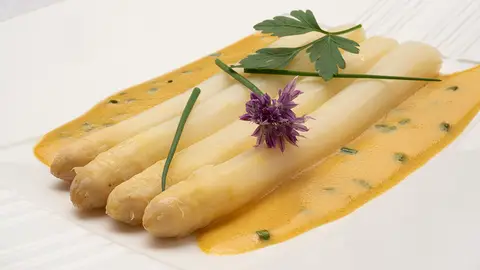 Receta de temporada: espárragos con salsa de mostaza Receta de temporada: espárragos con salsa de mostaza