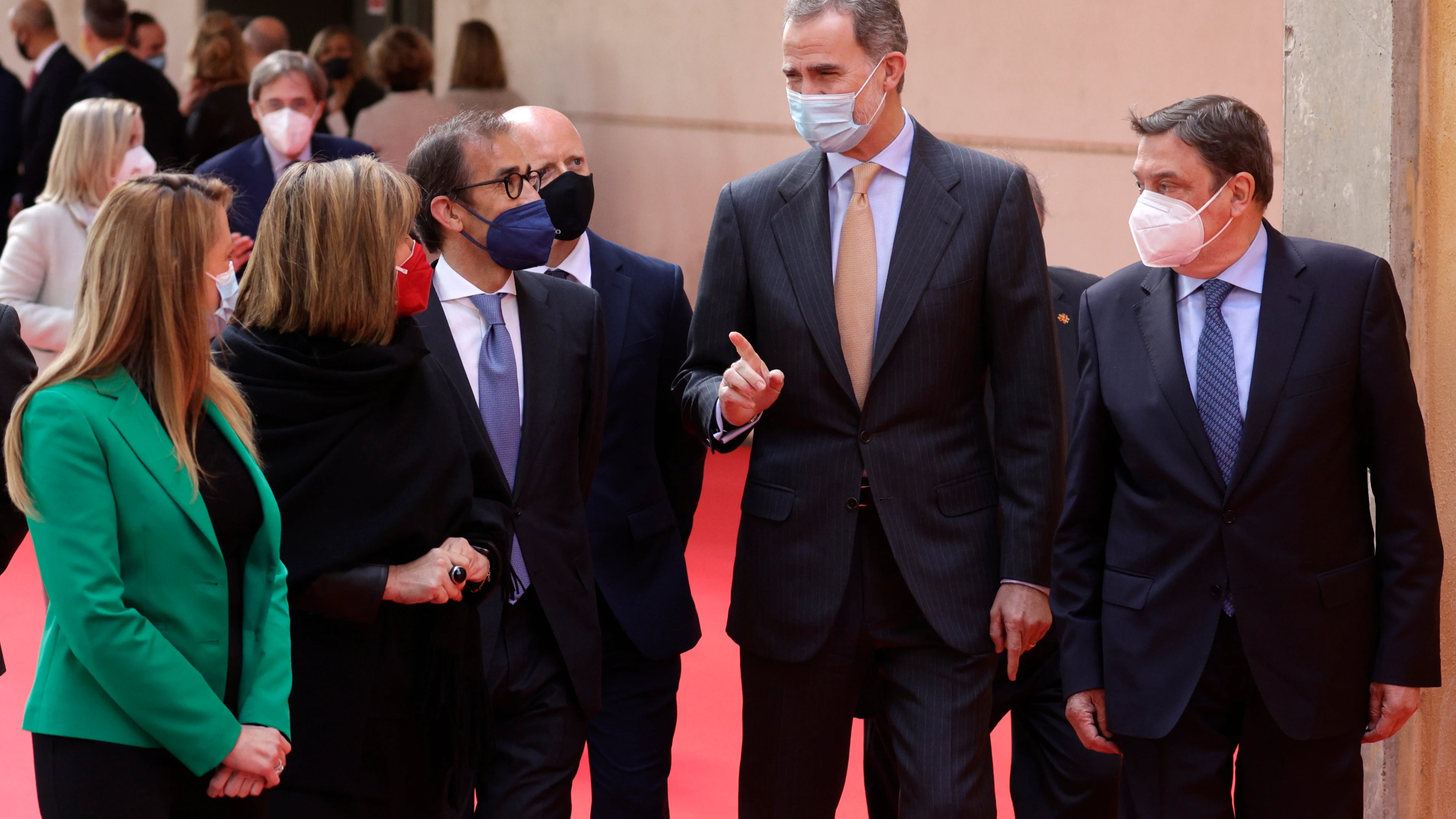 El rey Felipe, junto al ministro de Agricultura, Pesca y Alimentación, Luis Planas El rey Felipe, junto al ministro de Agricultura, Pesca y Alimentación, Luis Planas