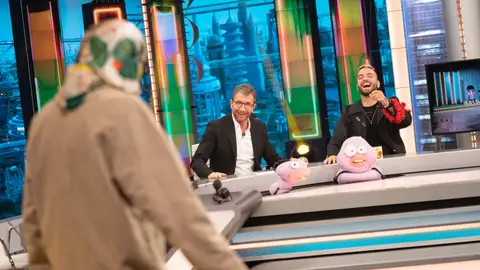 ¿Los habrá reconocido? Maluma se enfrenta a sus propios looks en 'El Hormiguero 3.0' 'El Hormiguero 3.0'