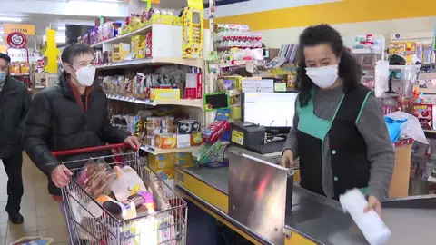 La cesta de la compra sigue encareciéndose: las cebollas, los tomates y la merluza suben más de un 30% La cesta de la compra sigue encareciéndose: las cebollas, los tomates y la merluza suben más de un 30%