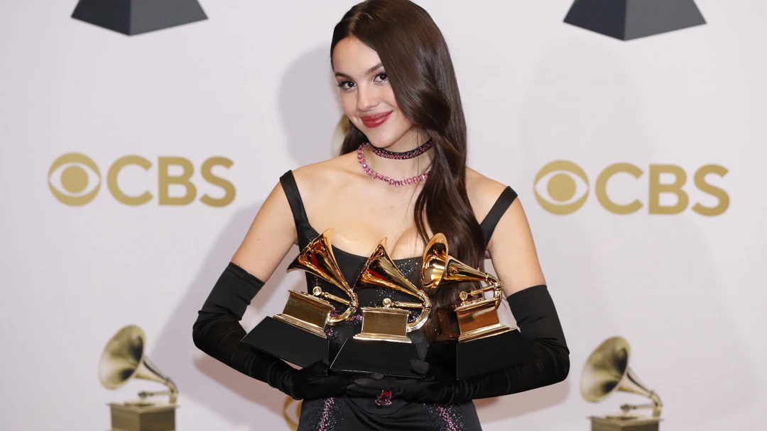 Olivia Rodrigo en la 64 edici&oacute;n de los premios Grammy en el MGM Grand Garden Arena de Las Vegas (EE.UU.)