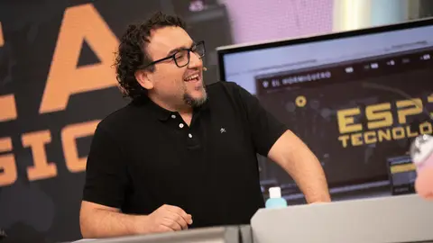 La broma de Juan del Val a Suko que podría haber acabado en desastre al pedirle... ¡una foto desnudo! La broma de Juan del Val a Suko que podría haber acabado en desastre al pedirle... ¡una foto desnudo!