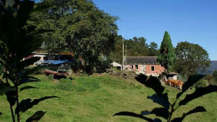 Tres hermanos italianos se lanzan al “cohousing” en Galicia Tres hermanos italianos se lanzan al “cohousing” en Galicia