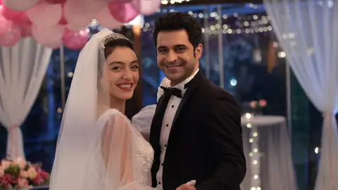 ¡Esat y Gülben se convierten en marido y mujer!: ¡La pareja se casa en una romántica boda! ¡Esat y Gülben se convierten en marido y mujer!: ¡La pareja se casa en una romántica boda!