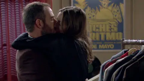 Celebramos el Día Internacional del Beso recordando los besos que nos han dejado sin palabras en ‘Amar es para siempre’ Celebramos el Día Internacional del Beso recordando los besos que nos han dejado sin palabras en ‘Amar es para siempre’