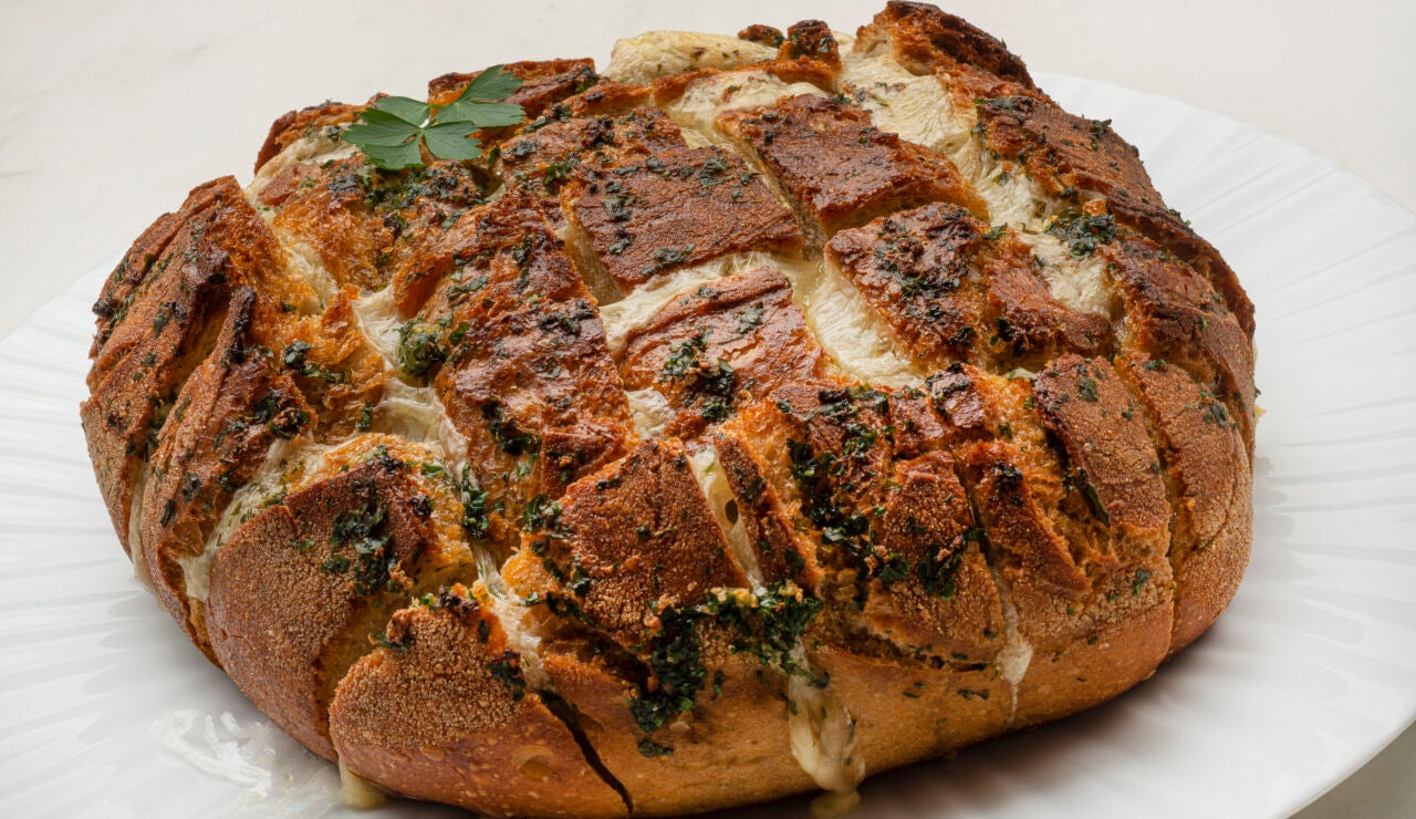 Pan con perejil, ajo y queso