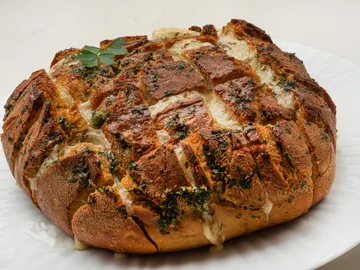 Pan con perejil, ajo y queso Pan con perejil, ajo y queso