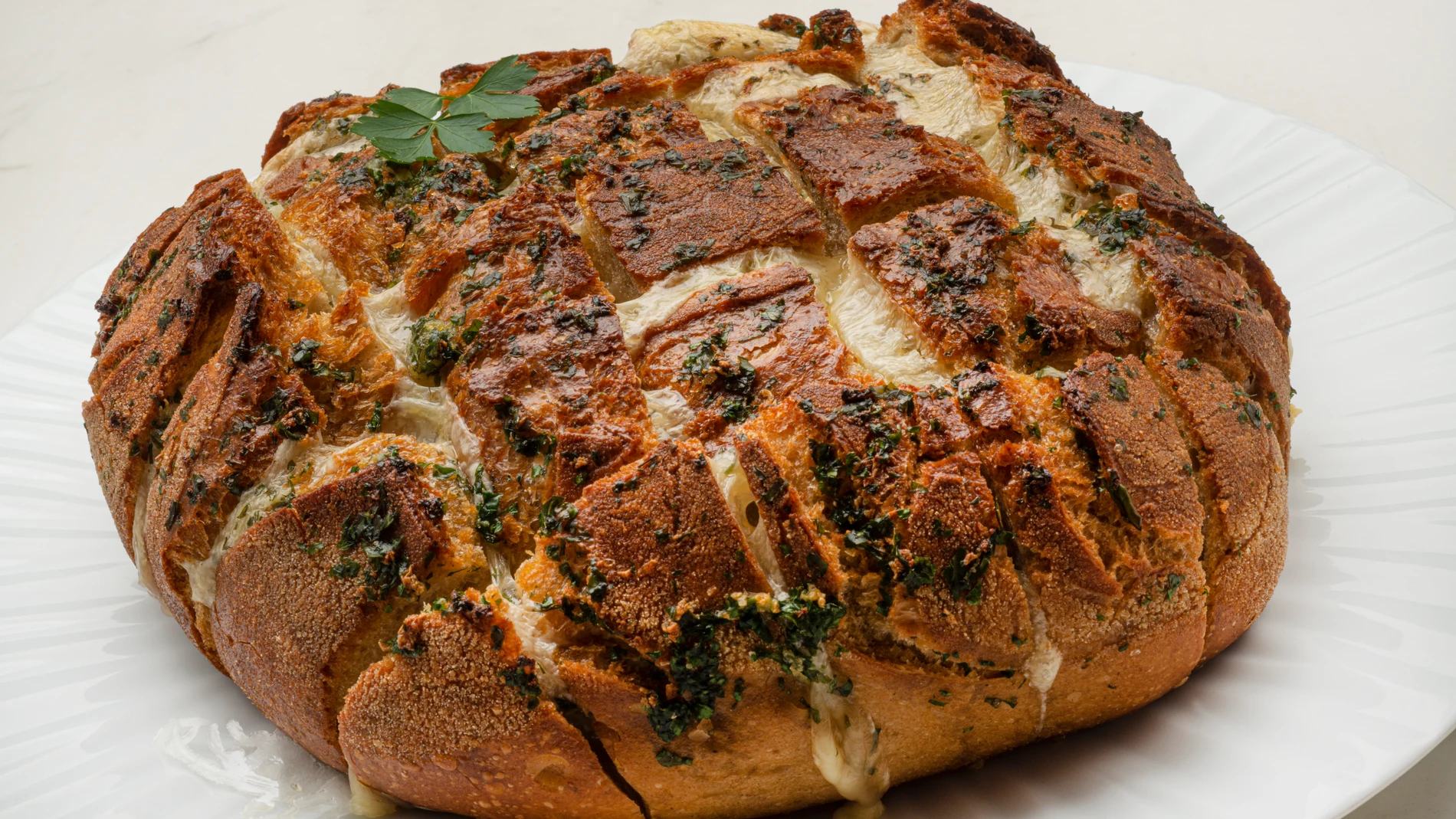 Pan con perejil, ajo y queso