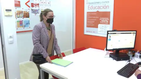 El Gobierno aprueba la ley de interinos que permite ocupar plaza pública de docente sin opositar El Gobierno aprueba la ley de interinos que permite ocupar plaza pública de docente sin opositar