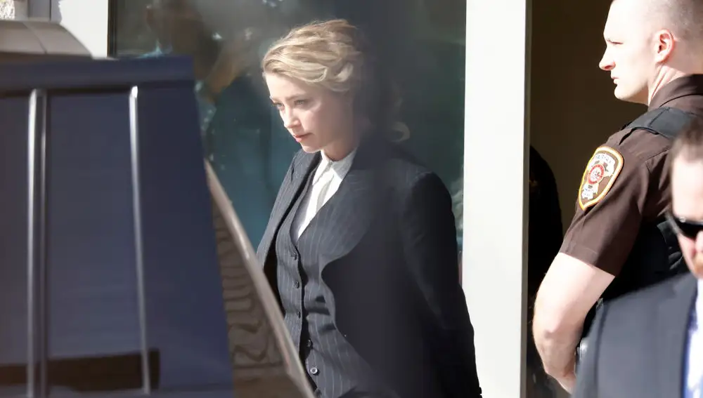Amber Heard llegando al juicio