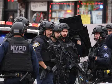 Despliegue de polícía por el tiroteo en el metro de Nueva York Despliegue de polícía por el tiroteo en el metro de Nueva York