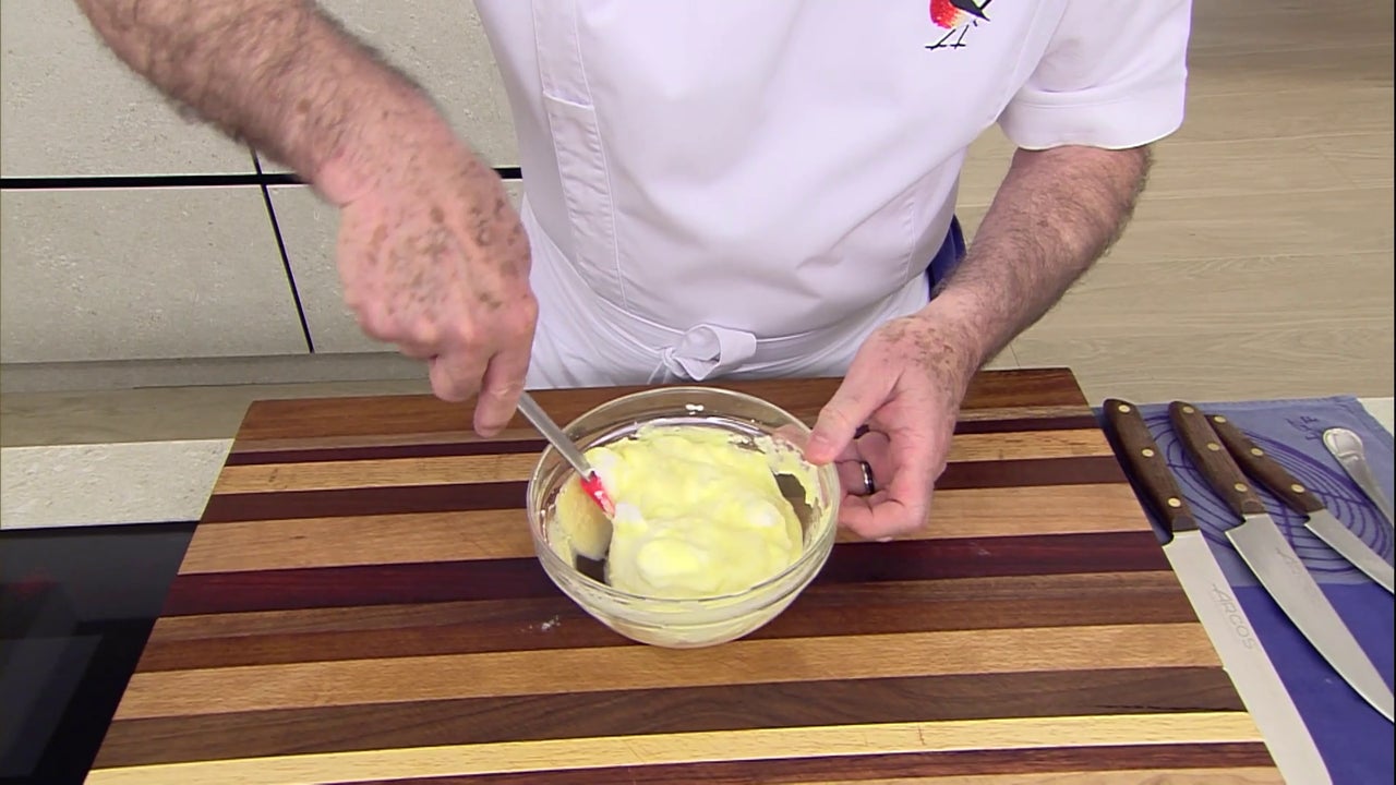 el truco de Arguiñano que combina mayonesa y clara para lograr una textura aireada el truco de Arguiñano que combina mayonesa y clara para lograr una textura aireada
