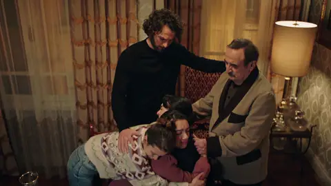 La emotiva "última cena" de Gülben con su familia antes de casarse: "Nos va a cambiar la vida" La emotiva "última cena" de Gülben con su familia antes de casarse: "Nos va a cambiar la vida"