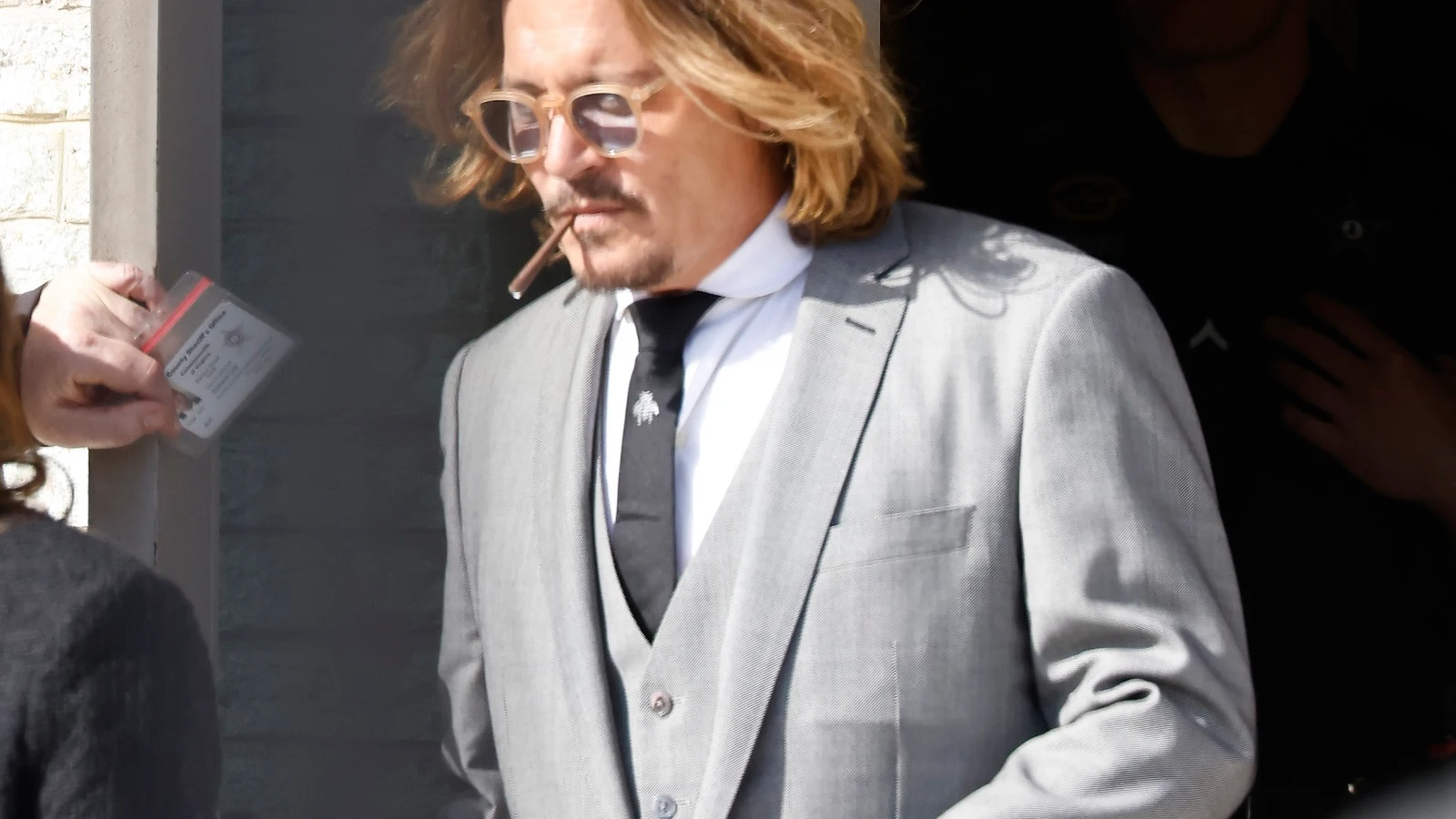 Johnny Depp llegando al juicio por difamación