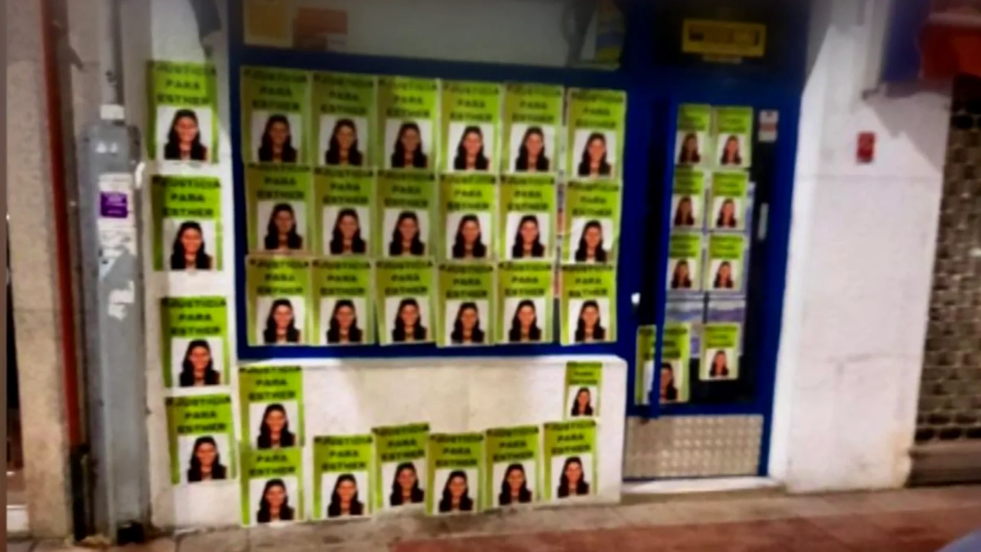 Aparecen empapelados con fotos de Esther L&oacute;pez los negocios del principal sospechoso