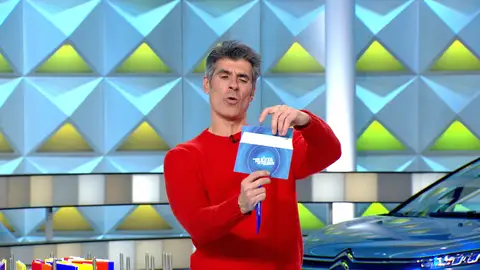 Un famoso escritor le arrebata 6.000 euros a Dolores en la ‘Gran Final’ Un famoso escritor le arrebata 6.000 euros a Dolores en la ‘Gran Final’