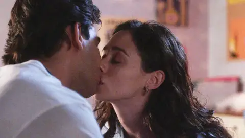 En el próximo capítulo… Alba y Tirso se besan mientras Rubén rechaza a Hugo En el próximo capítulo… Alba y Tirso se besan mientras Rubén rechaza a Hugo