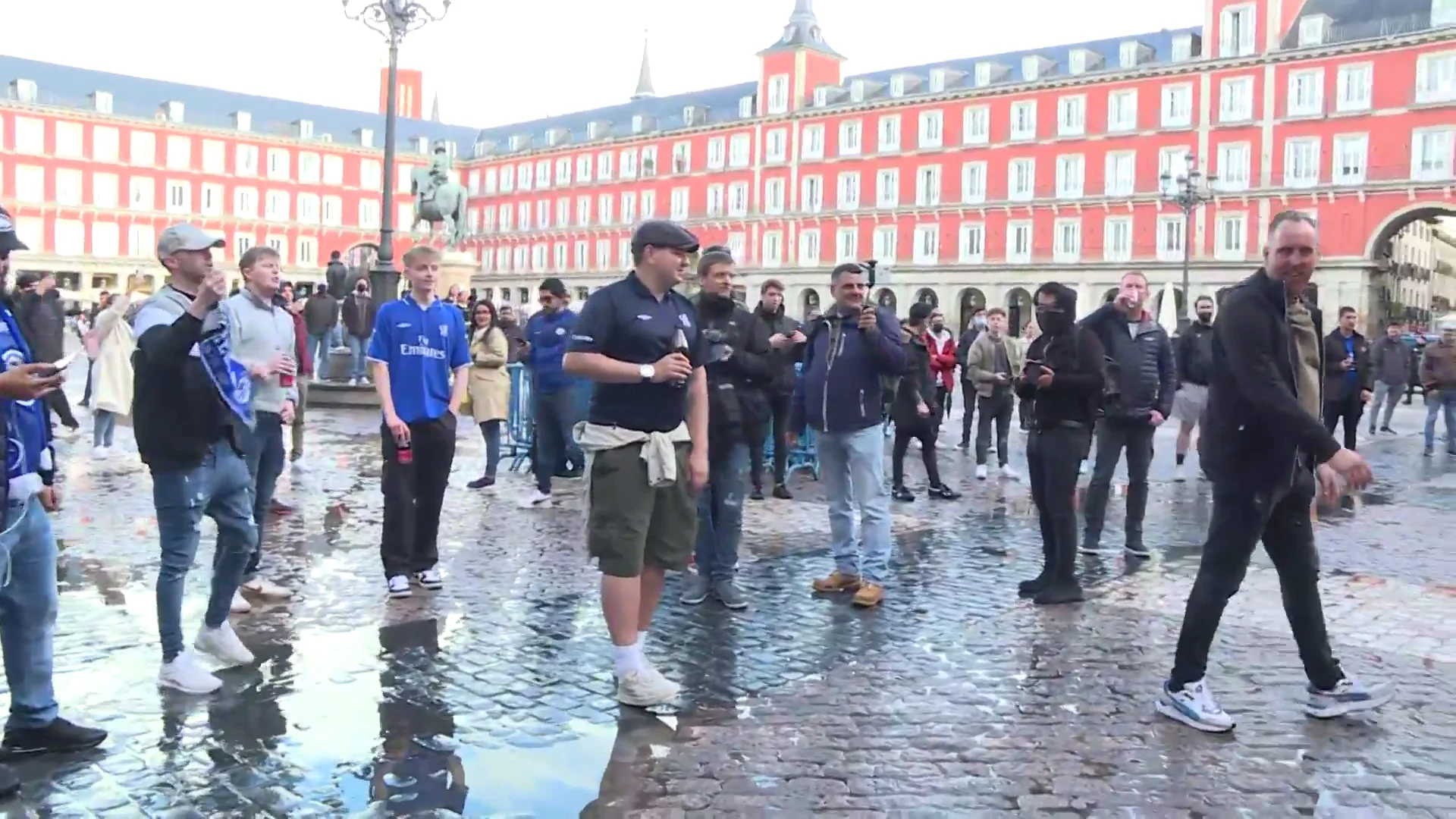 Hooligans del Chelsea y el Manchester City en la Plaza Mayor