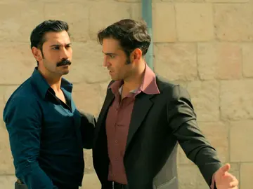 En el próximo capítulo de ‘Tierra Amarga’: El rumor llega a oídos de Yilmaz, ¿mantienen Müjgan y Fikret una relación? En el próximo capítulo de ‘Tierra Amarga’: El rumor llega a oídos de Yilmaz, ¿mantienen Müjgan y Fikret una relación?