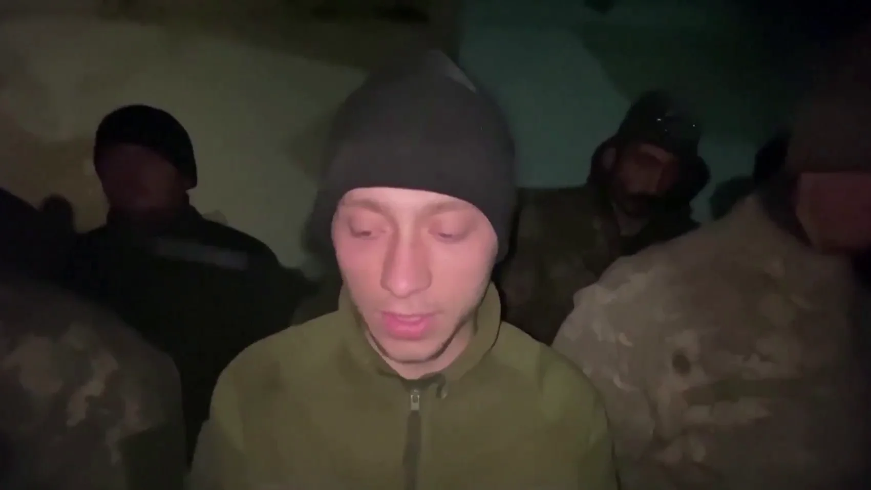 Las imágenes de los marines ucranianos apresados por Rusia: "Tuvimos que rendirnos, nos tenían rodeados" Las imágenes de los marines ucranianos apresados por Rusia: "Tuvimos que rendirnos, nos tenían rodeados"