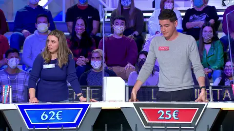 Una letra provoca la confusión total en ‘La ruleta de la suerte’… ¿Conseguirán dar con ella? Una letra provoca la confusión total en ‘La ruleta de la suerte’… ¿Conseguirán dar con ella?