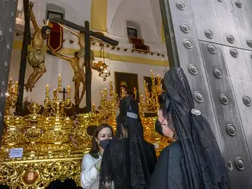 "La madrugá" vuelve a Sevilla tras dos años de restricciones por el coronavirus "La madrugá" vuelve a Sevilla tras dos años de restricciones por el coronavirus