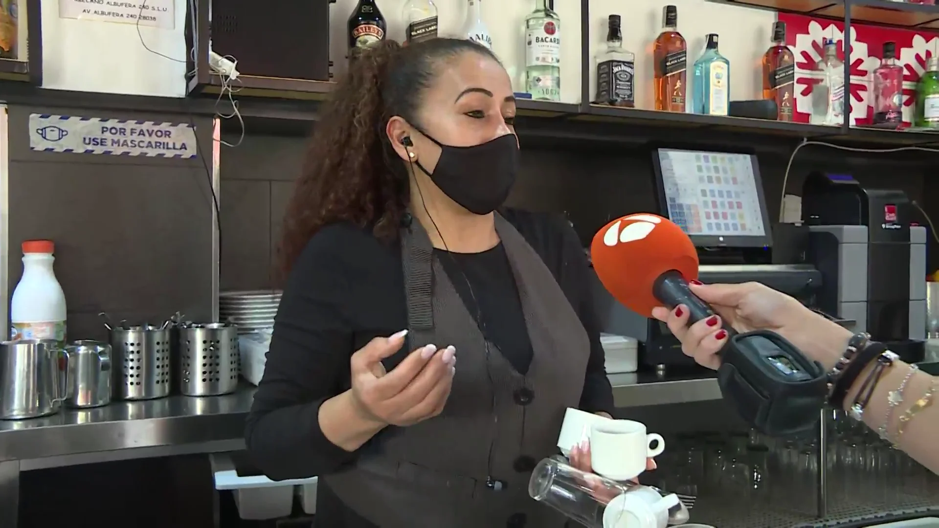 Luc&iacute;a, encargada de un bar en Vallecas