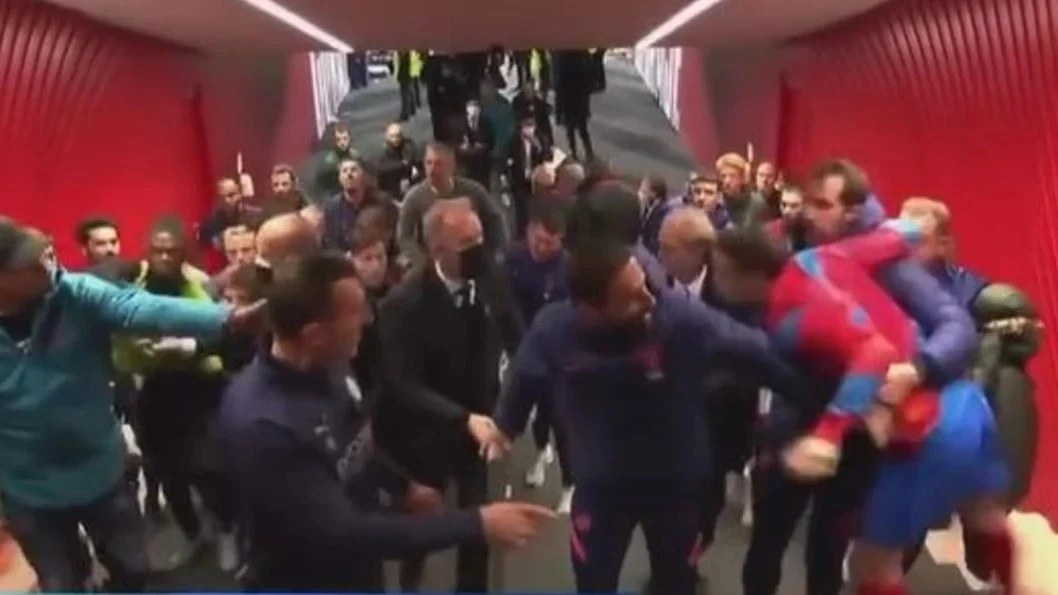 Momento en que Vrsaljko pierde los papeles Momento en que Vrsaljko pierde los papeles