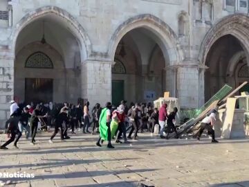Al menos 156 heridos en enfrentamientos en la Explanada de las Mezquitas de Jerusalén