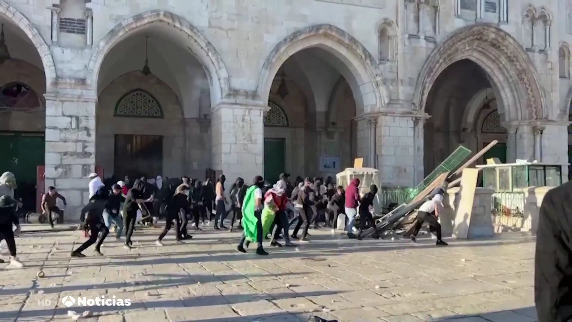 Al menos 156 heridos en enfrentamientos en la Explanada de las Mezquitas de Jerusalén
