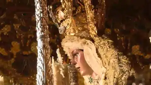 La 'madrugá' de Sevilla regresa tras dos años de pandemia La 'madrugá' de Sevilla regresa tras dos años de pandemia