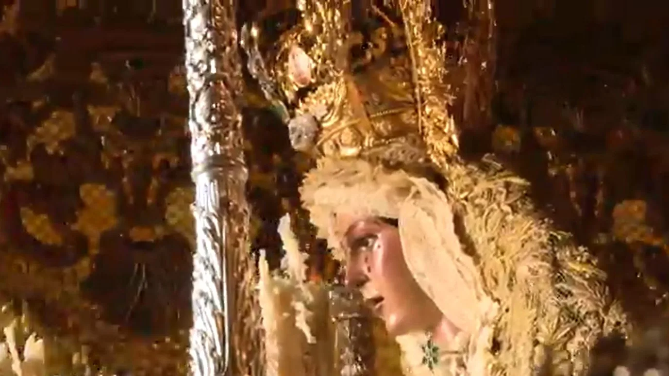 La 'madrugá' de Sevilla regresa tras dos años de pandemia La 'madrugá' de Sevilla regresa tras dos años de pandemia
