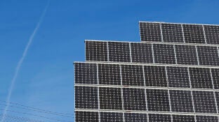 Vista de unas placas solares en un parque fotovoltaico. 