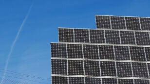 Vista de unas placas solares en un parque fotovoltaico. 