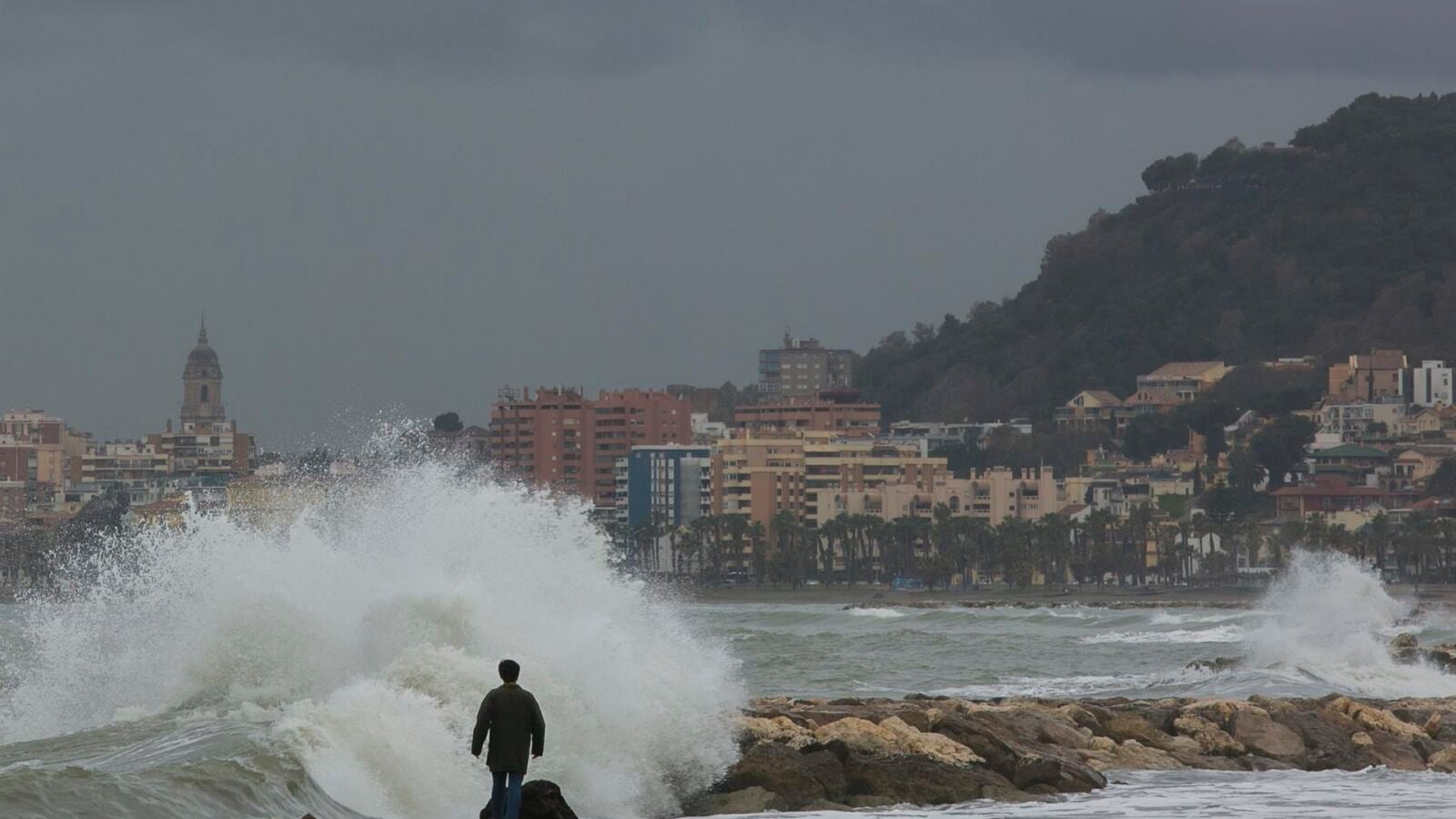 Fin al tiempo veraniego con una caída de las temperaturas y lluvias generalizadas a partir del martes